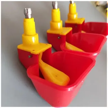 Bebedero automático tipo niple para pollos, pekines